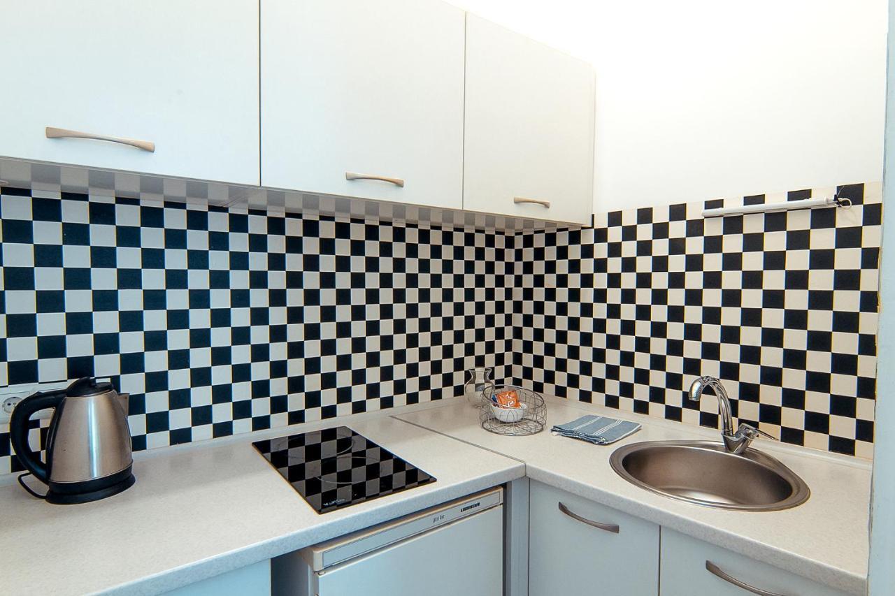 Bv Apartments Black And White Lviv Exterior foto