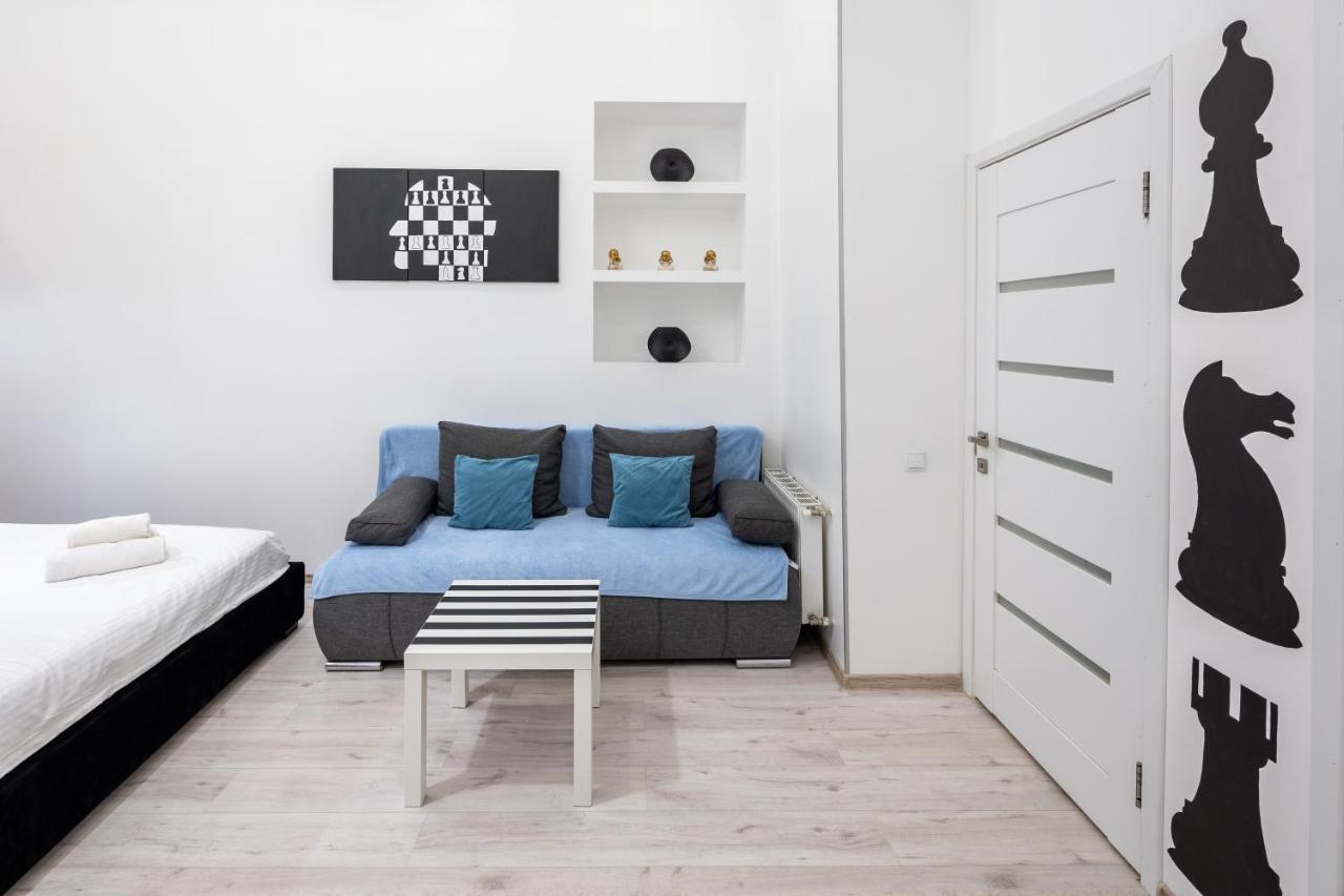 Bv Apartments Black And White Lviv Exterior foto